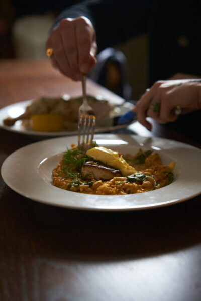 roast dinner at kings arms pub dorset